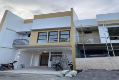 Townhouse Inside a subdivision Near Ateneo de Cebu, Canduman,